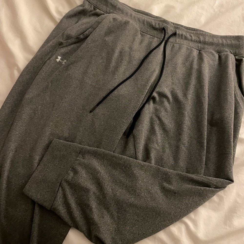 EUC Under Armour Capri Leisure Pants